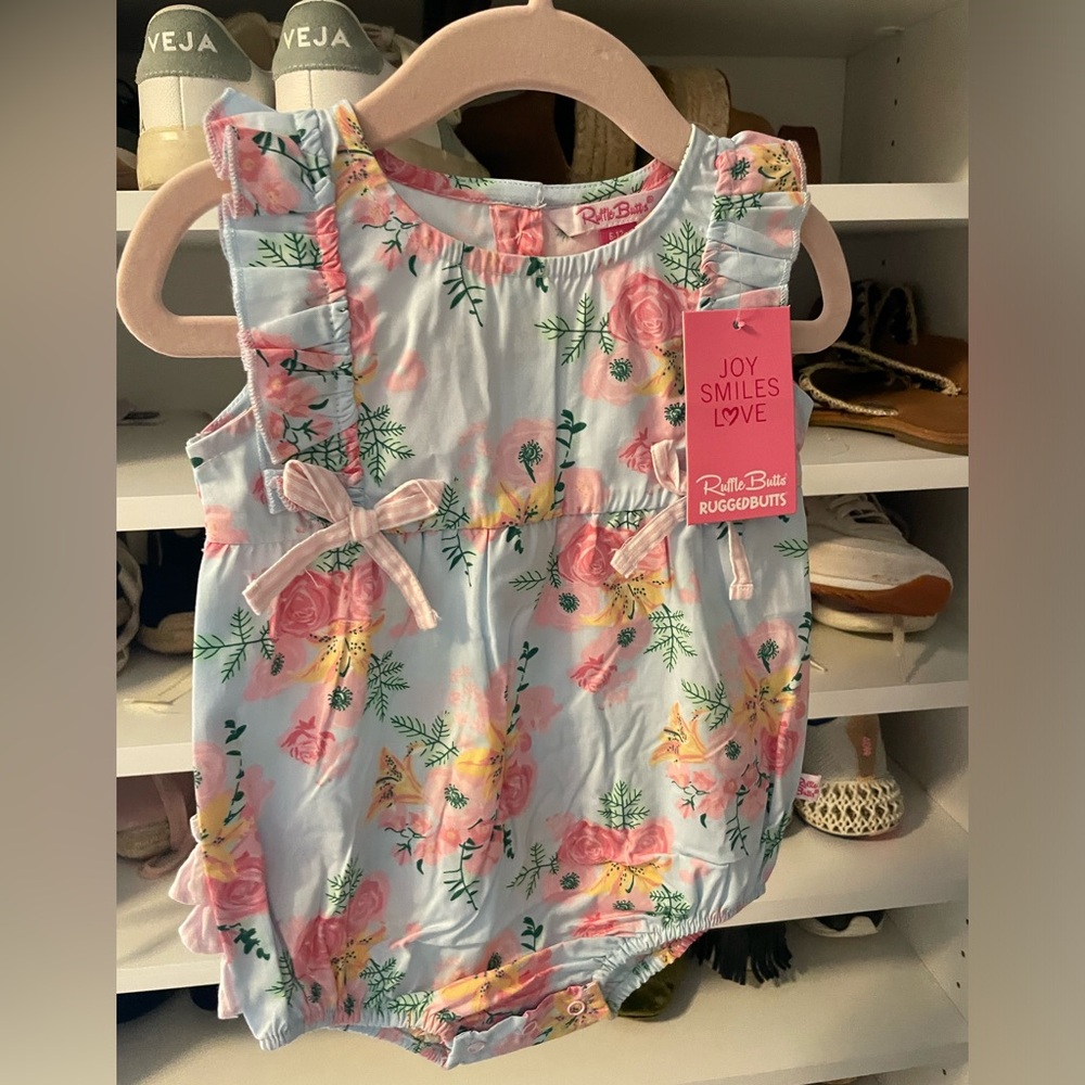 Ruffle butts bubble size 6-12 months